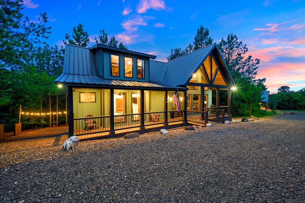 Cabin front at dusk from the side